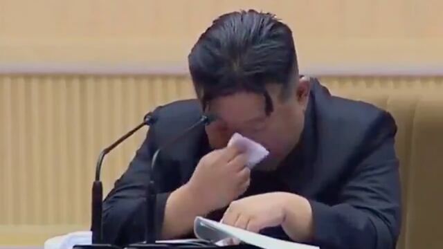 Kim Jong-Un llorando