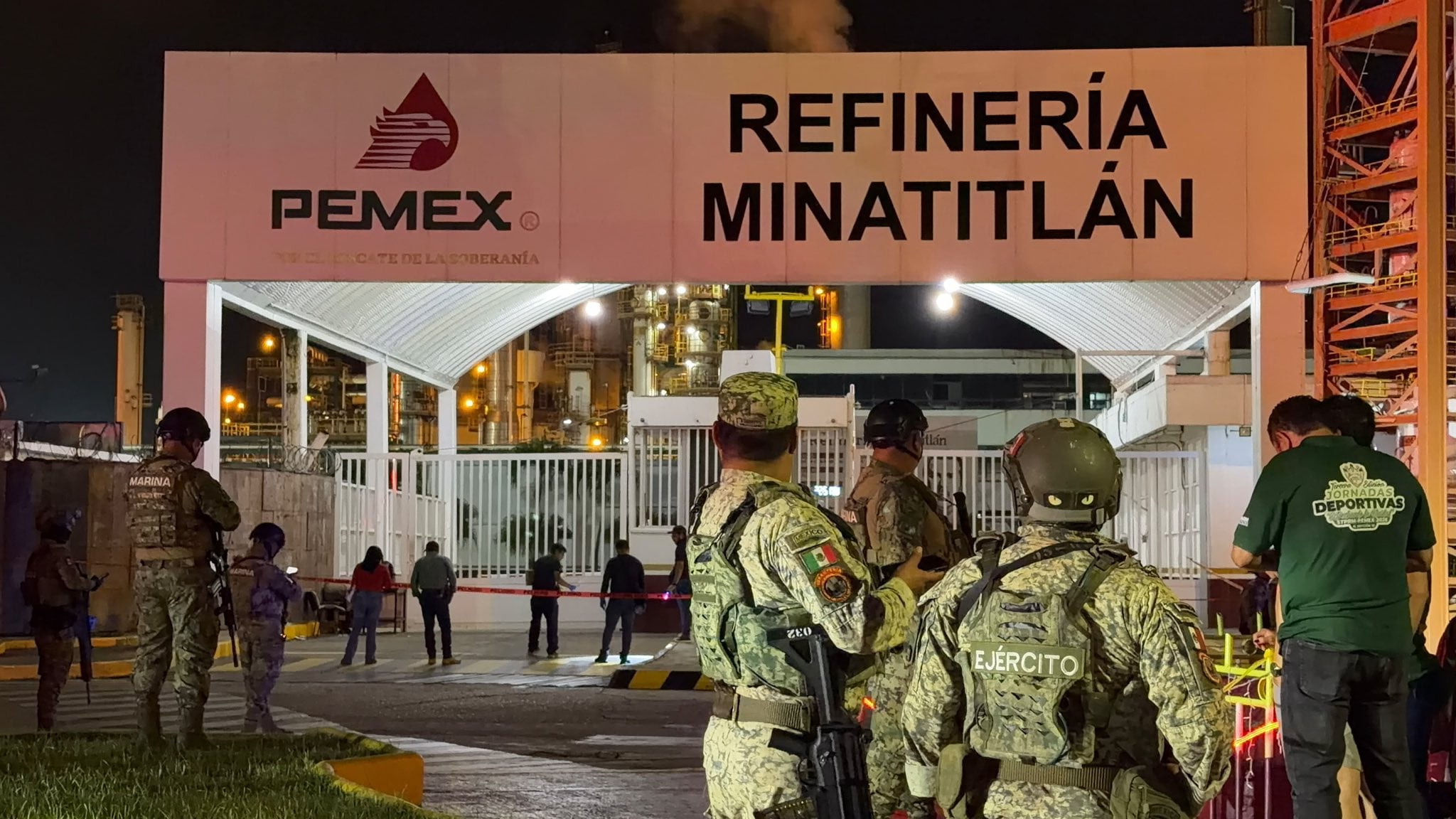 Pemex confirma dos trabajadores lesionados tras ataque armado en refinería de Minatitlán