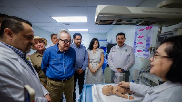 Rubén Rocha inaugura obras en hospitales de Cancerología y de la Mujer