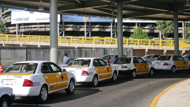 ¿Taxis pirata operan en el AICM? Diputados del PT denuncian servicio irregular