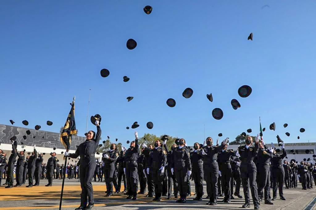 Policías graduados en CDMX