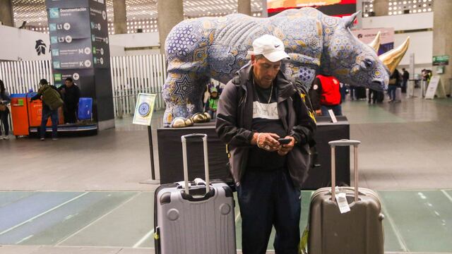 Pasajero se encuentran esperando vuelo en la Terminal 2 del AICM