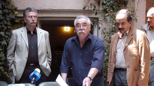 Felix Hernández, Raúl Álvarez Garín y Jesús Martìn del Campo, integrantes del Comite del 68, antes de la conferencia de prensa, donde rechazaròn que haya prescripto el delito de genocidio en contra del expresidente Echeverria.
FOTO: Germán Romero/CUARTOSCURO