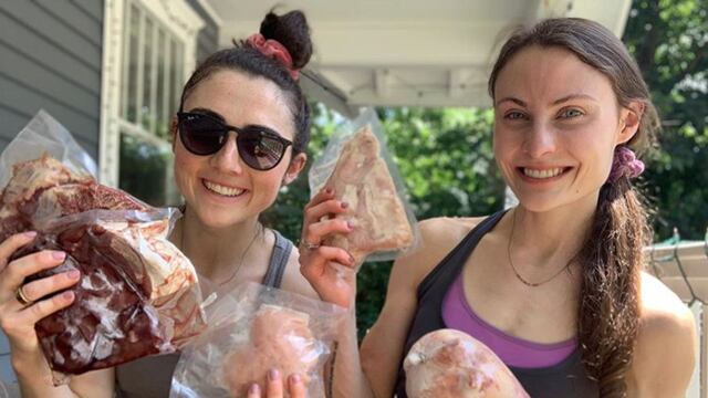 Hermanas carnívoras veganas