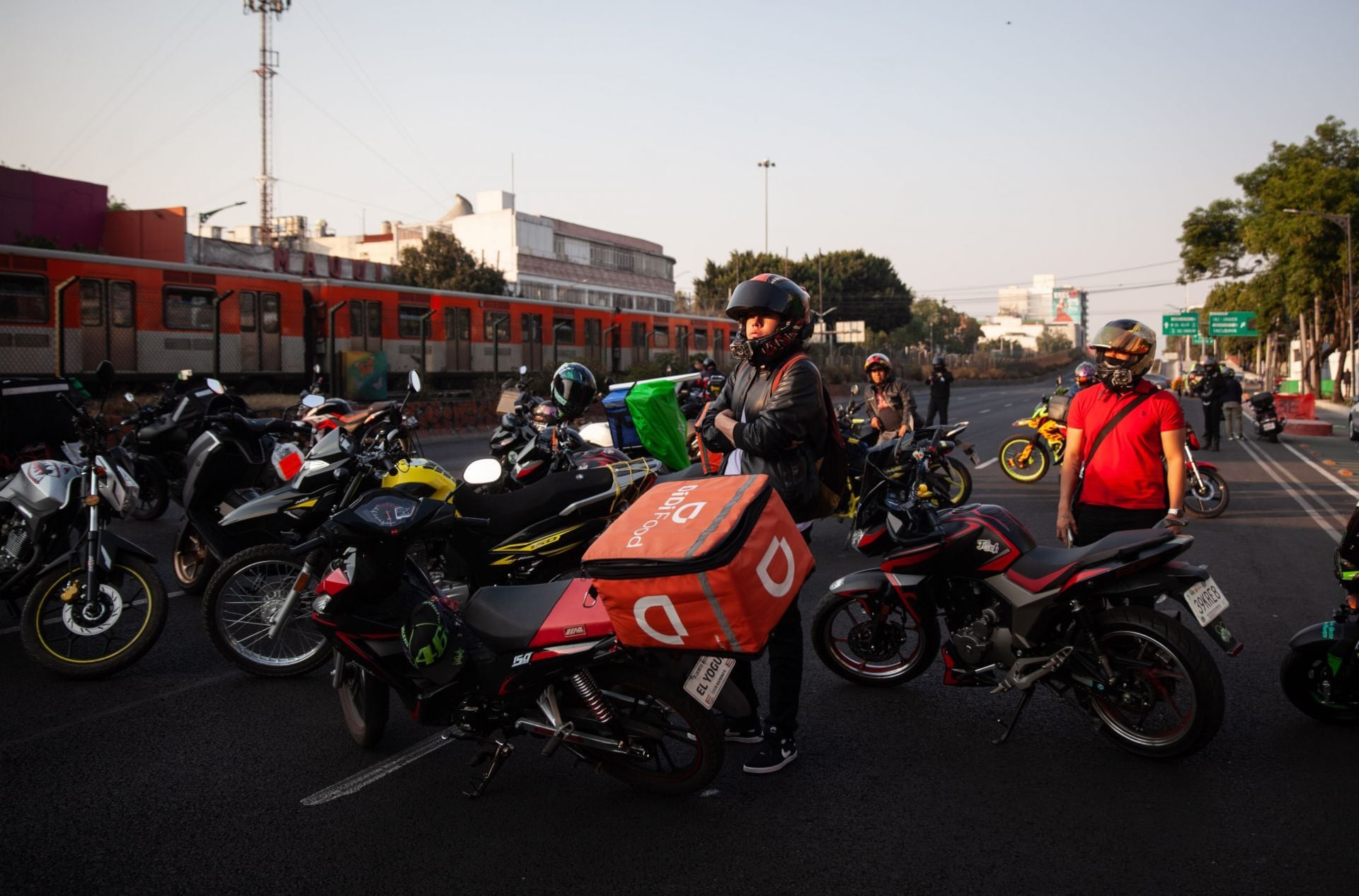 Bloqueos en CDMX tras atropello de motociclista en Iztapalapa