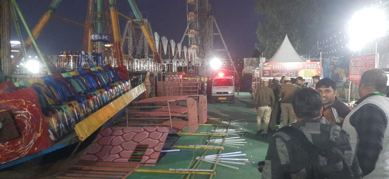 Feria en la India deja un muerto tras la falla de un juego mecánico