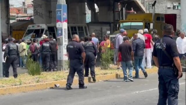Vecinos bloquean por horas la Avenida Central en Ecatepec para exigir agua
