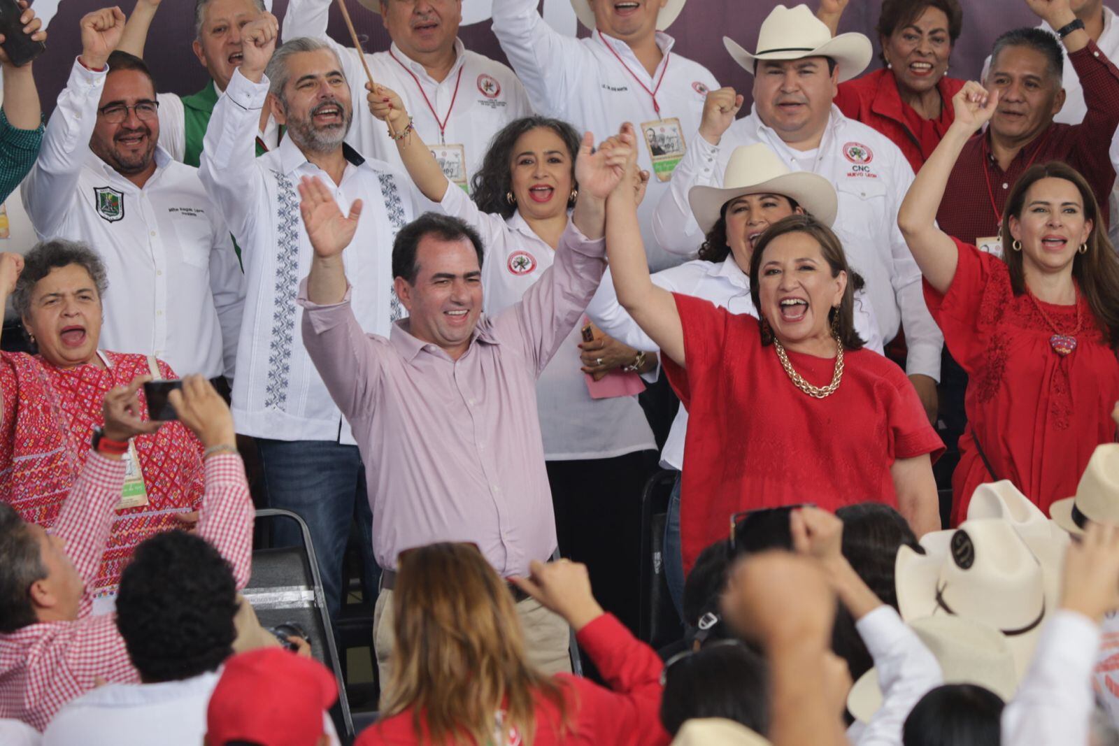 Pepe Yunes reúne a Xóchitl Gálvez y Beatriz Paredes