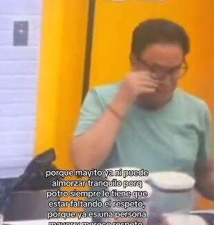 Mario Bezares llorando en La Casa de los Famosos México 2024.