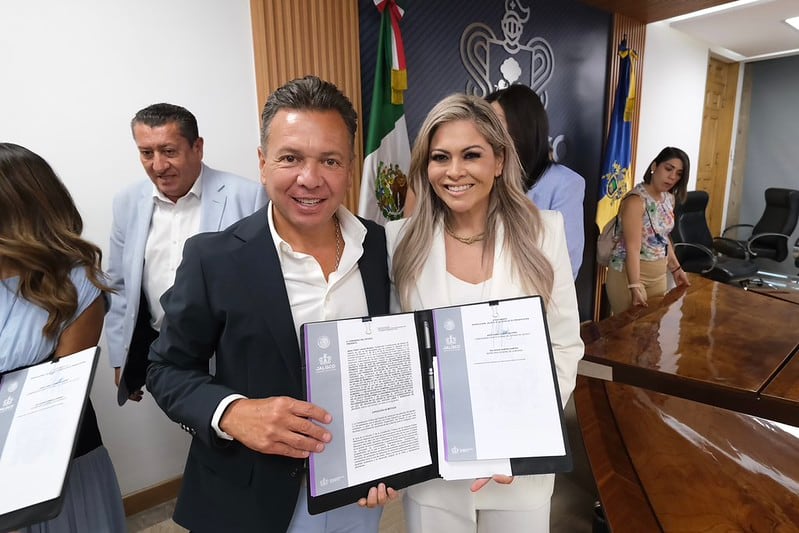 Pablo Lemus busca elevar a rango constitucional transporte gratis y salud para niños.