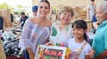 Evelyn Salgado Pineda y Rocío Bárcena entregan apoyos del Tianguis del Bienestar en Coyuca