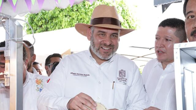 Alfredo Ramírez Bedolla invita a votar por las Carnitas Michoacanas