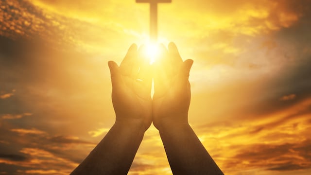 Oración a la Santa Cruz para la protección que puedes rezar hoy 3 de mayo