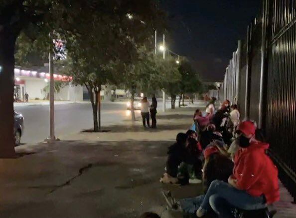 Fans de Justin Bieber acampan para comprar boletos