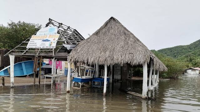 Huracán "Enrique" en Colima