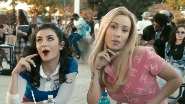 Fancy de Charli XCX e Iggy Azalea que homenajea a Clueless