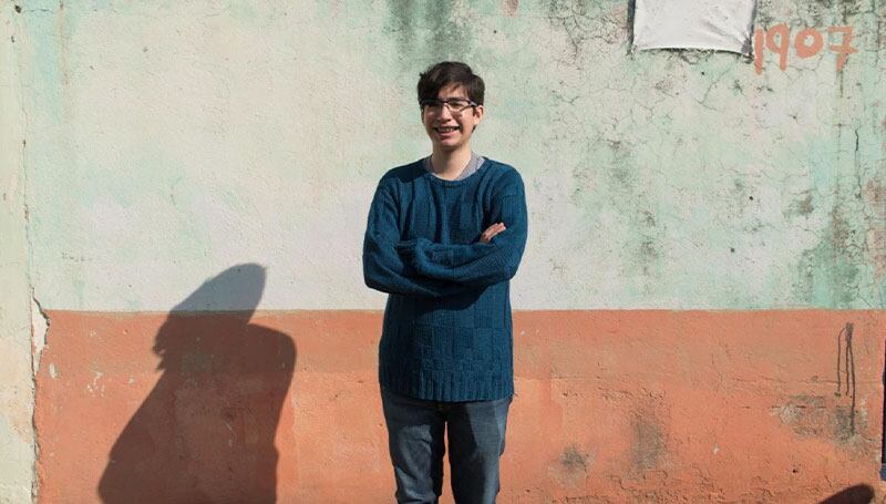 Octavio es un becado que no tuvo que dejar su escuela