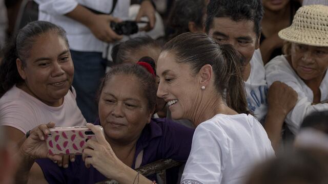 Claudia Sheinbaum acudió a la Feria Expo Guadalupe donde se reunió con simpatizantes y miembros de Morena en Nuevo León