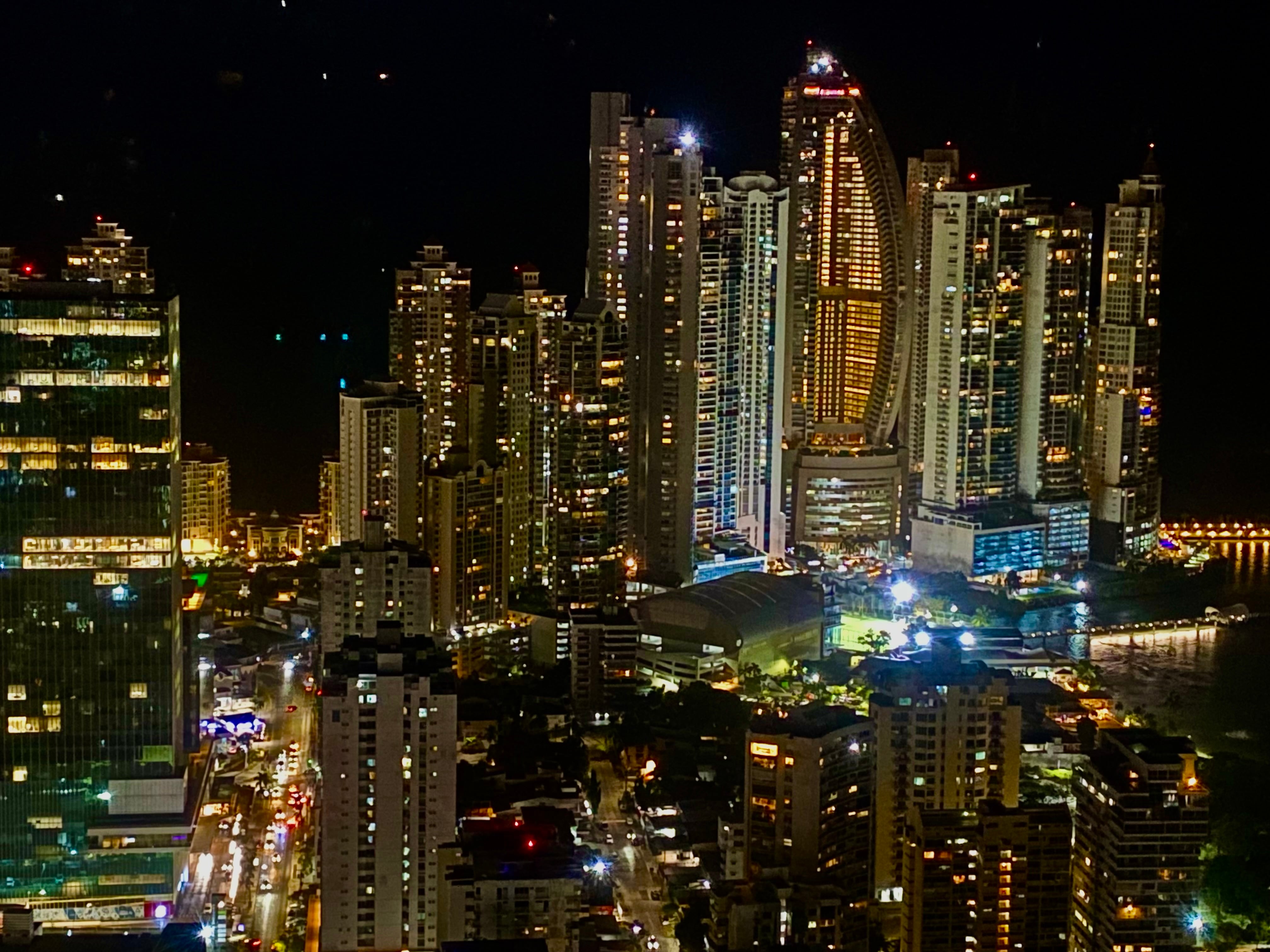 Panorámicas de la ciudad de Panamá, por Dron Detona