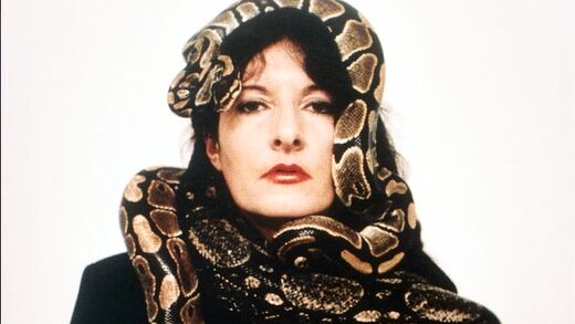 Marina Abramovic pretende electrocutarse con un millón de volts en performance