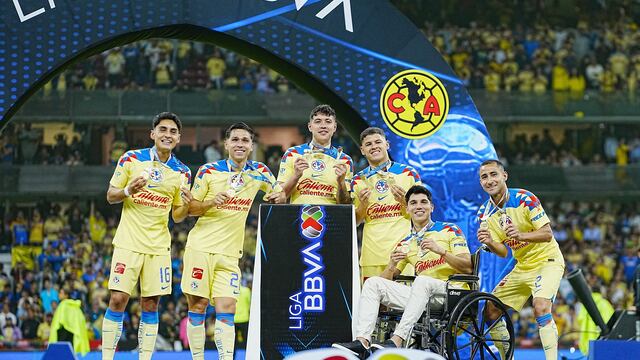 Jugadores del América en el Bicampeonato.