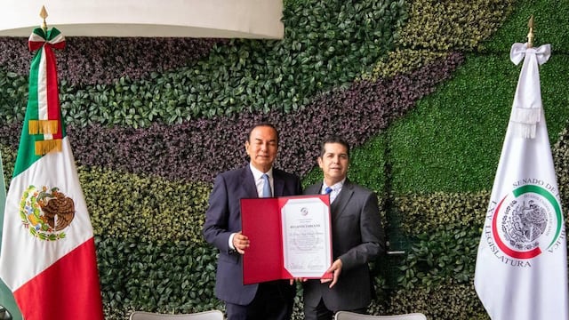 Víctor Hugo Arteaga es reconocido por la Cámara de Senadores
