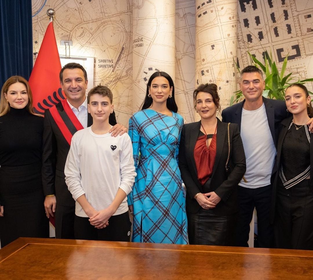 ¿De qué nacionalidad es Dua Lipa?