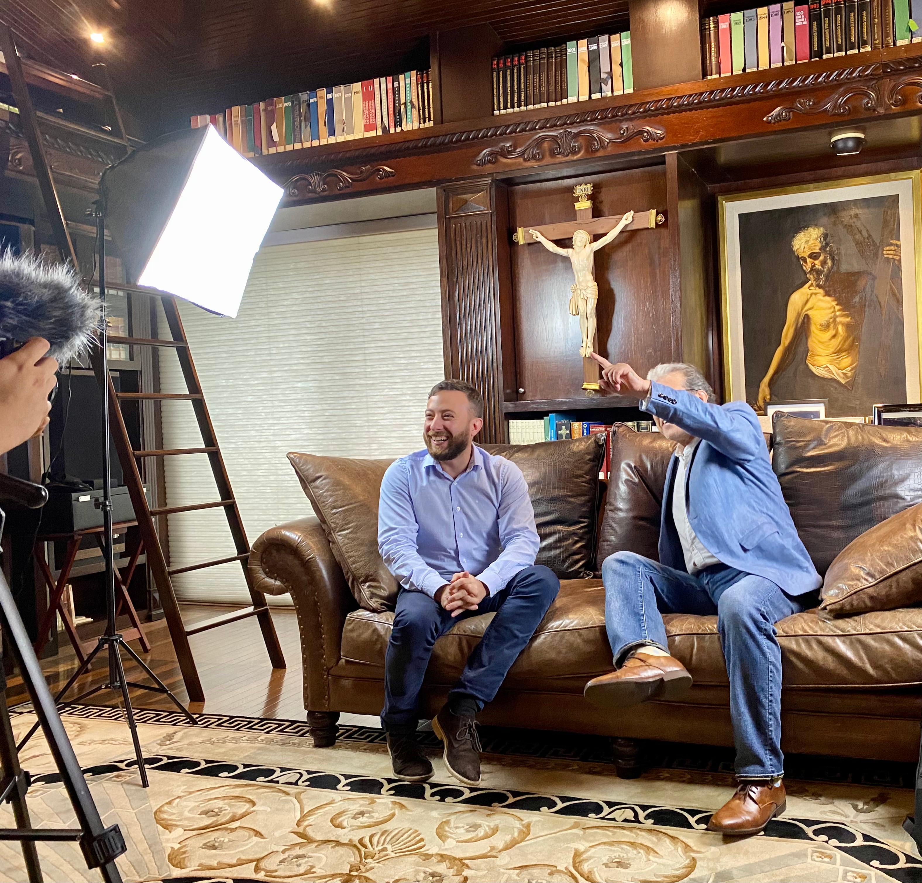 Entrevisté en exclusiva al "anfibio" Agustín Laje, uno de los más influyentes de la juventud mundial.