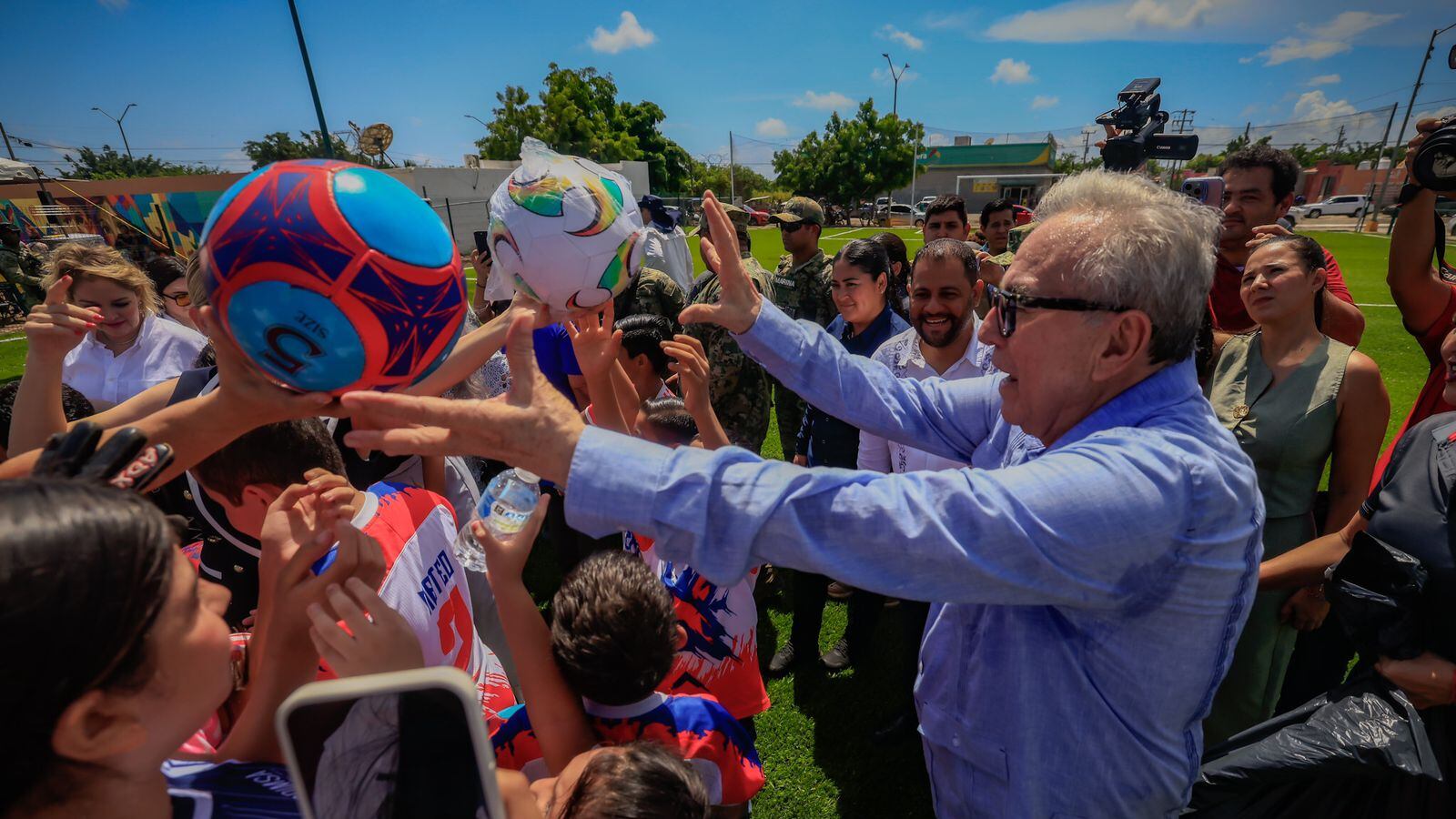 Rubén Rocha Moya inaugura Sendero de Paz en Mazatlán