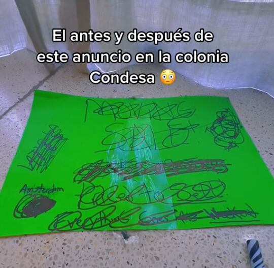 Mexicanos tumban letrero en inglés