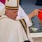 Un cardenal del Vaticano provoca escándalo con libro que habla sobre los orgasmos