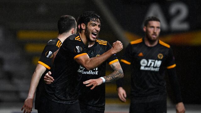Raúl Jiménez celebra su gol ante el Braga