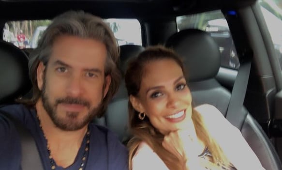 Alma Cero junto a su novio René