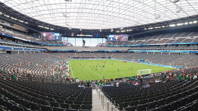 Fans abandonan a la Selección Mexicana