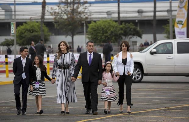 Adalina Dávalos, "El Bronco" y sus hijos