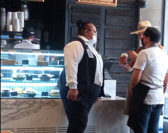 Gringa maltrata y humilla a empleadas de la Esperanza