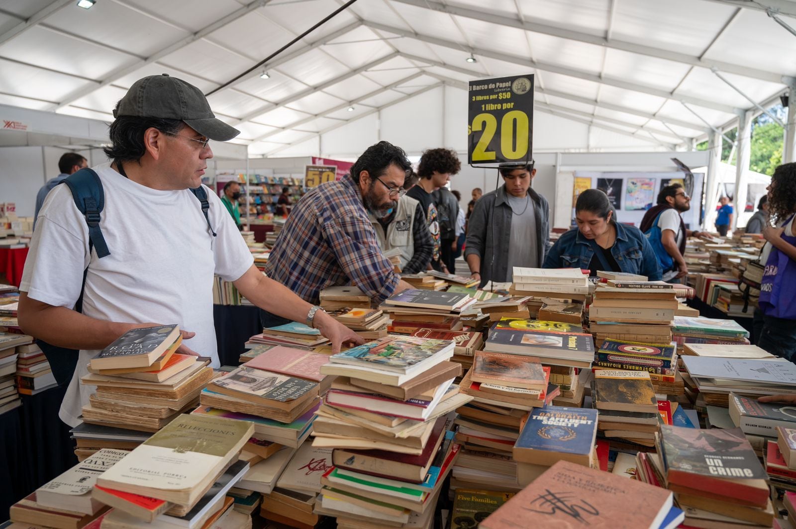 ¿Cuándo es el gran remate de libros y películas en el Monumento a la Revolución? Lo que debes de saber