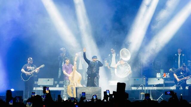 Fuerza Regida se vuelve lo más aplaudido del cierre del AXE Ceremonia