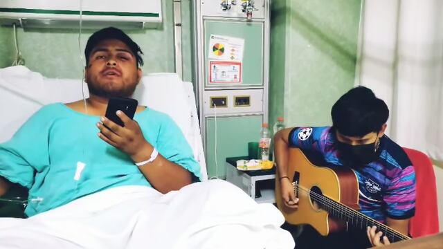 Victor Uriel Inés Sosa vocalista de de Banda Real de Huajuapan