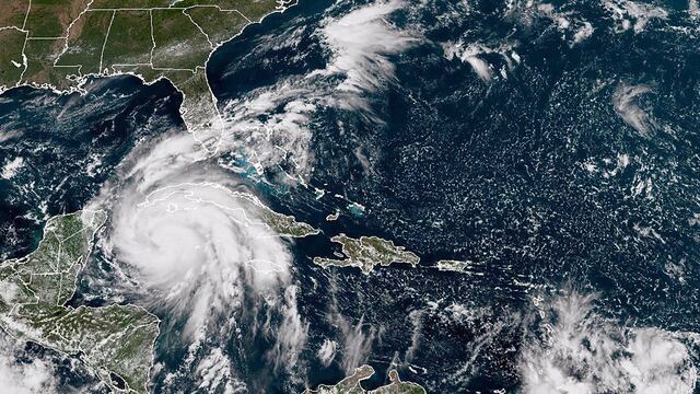 Huracán Ian se convierte en categoría 2