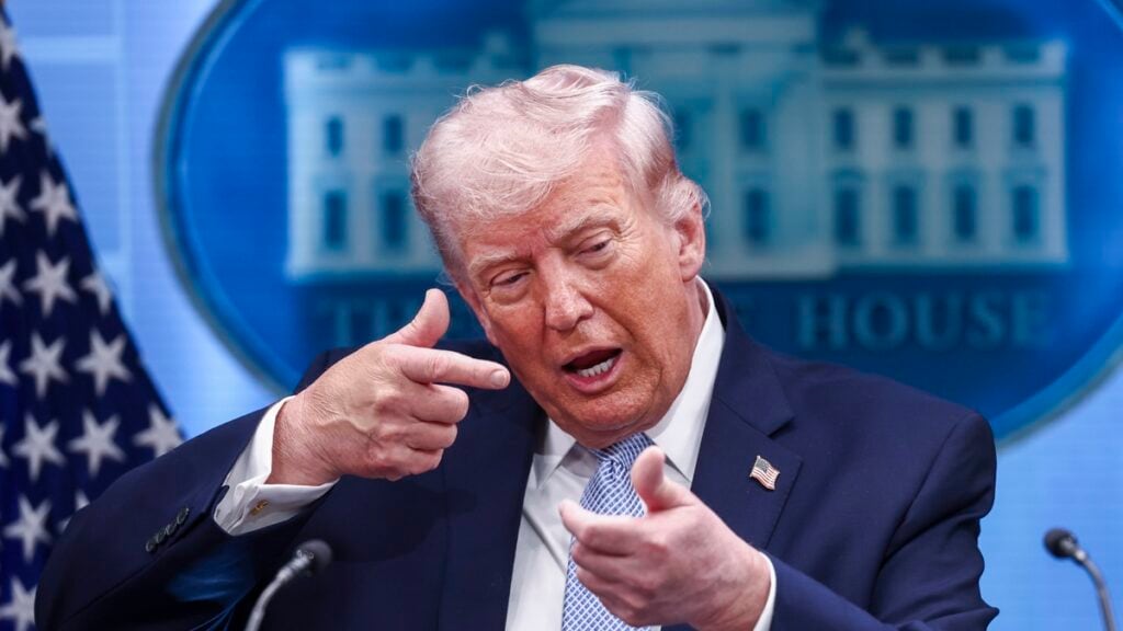 Trump promete desmantelar programa nuclear de Irán