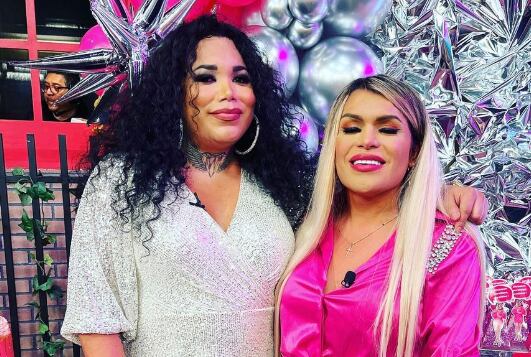 Wendy Guevara y Paola Suárez