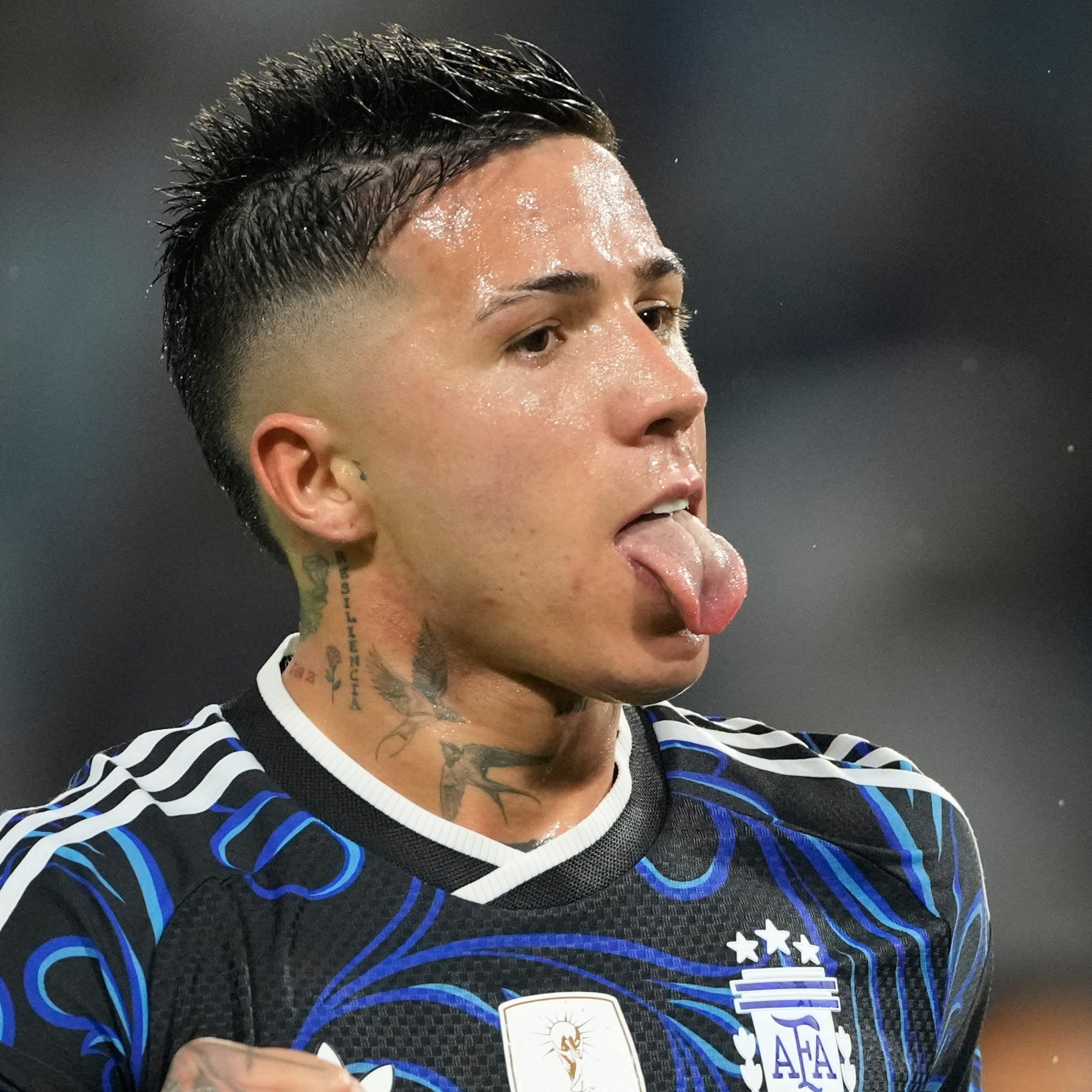 Chelsea aparta a Enzo Fernández por comentarios sobre Madrid