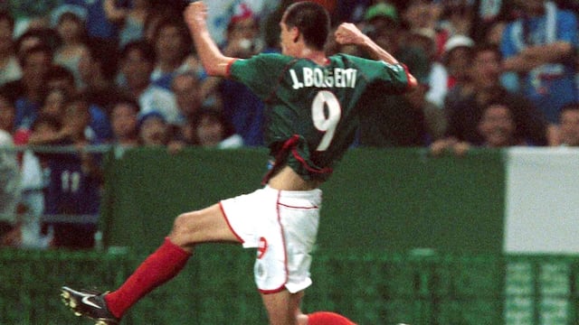 Borgetti marcó uno de los goles más bellos del Mundial en el 2002 ante Italia