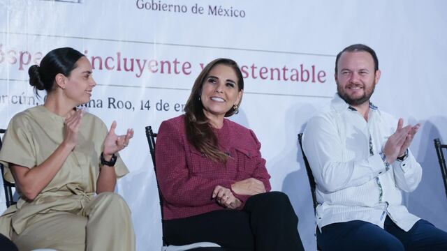 Mara Lezama, gobernadora de Quintana Roo, al centro