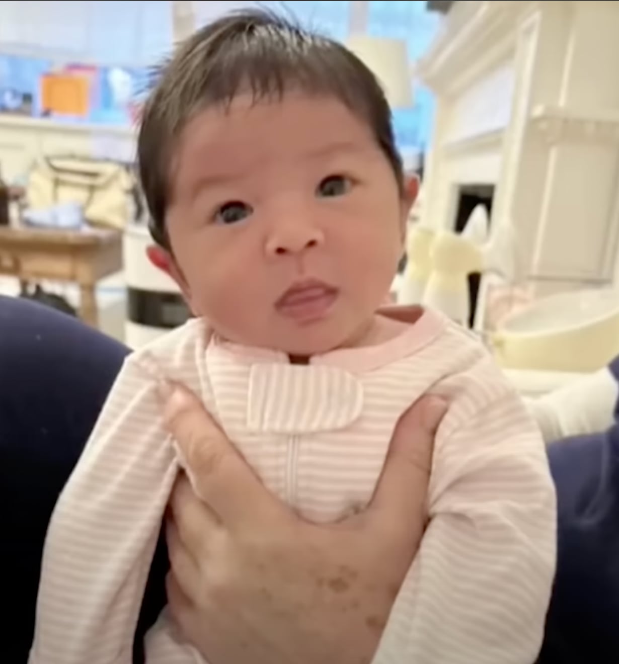 Robert de Niro es un papá de 80 años y revela casi llorando cómo se siente