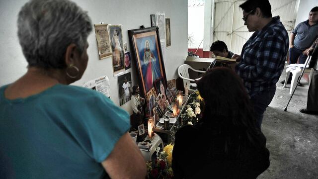 Familiares de desaparecidos en Tierra Blanca.
