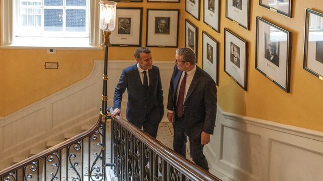 Emmanuel Macron presidente de Francia y el primer ministro británico Keir Starmer