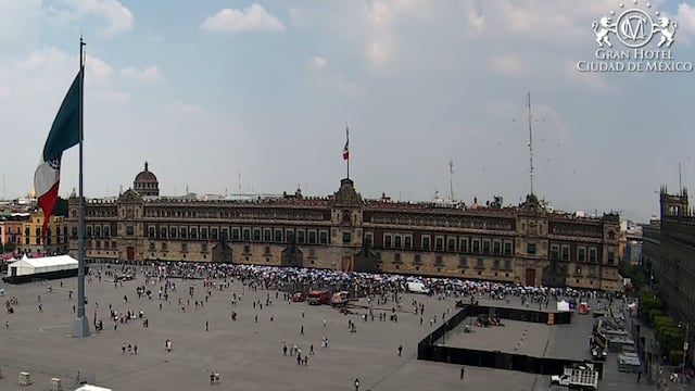 Zócalo se llena de ARMYs: esperan ver a BTS cerca de Palacio Nacional