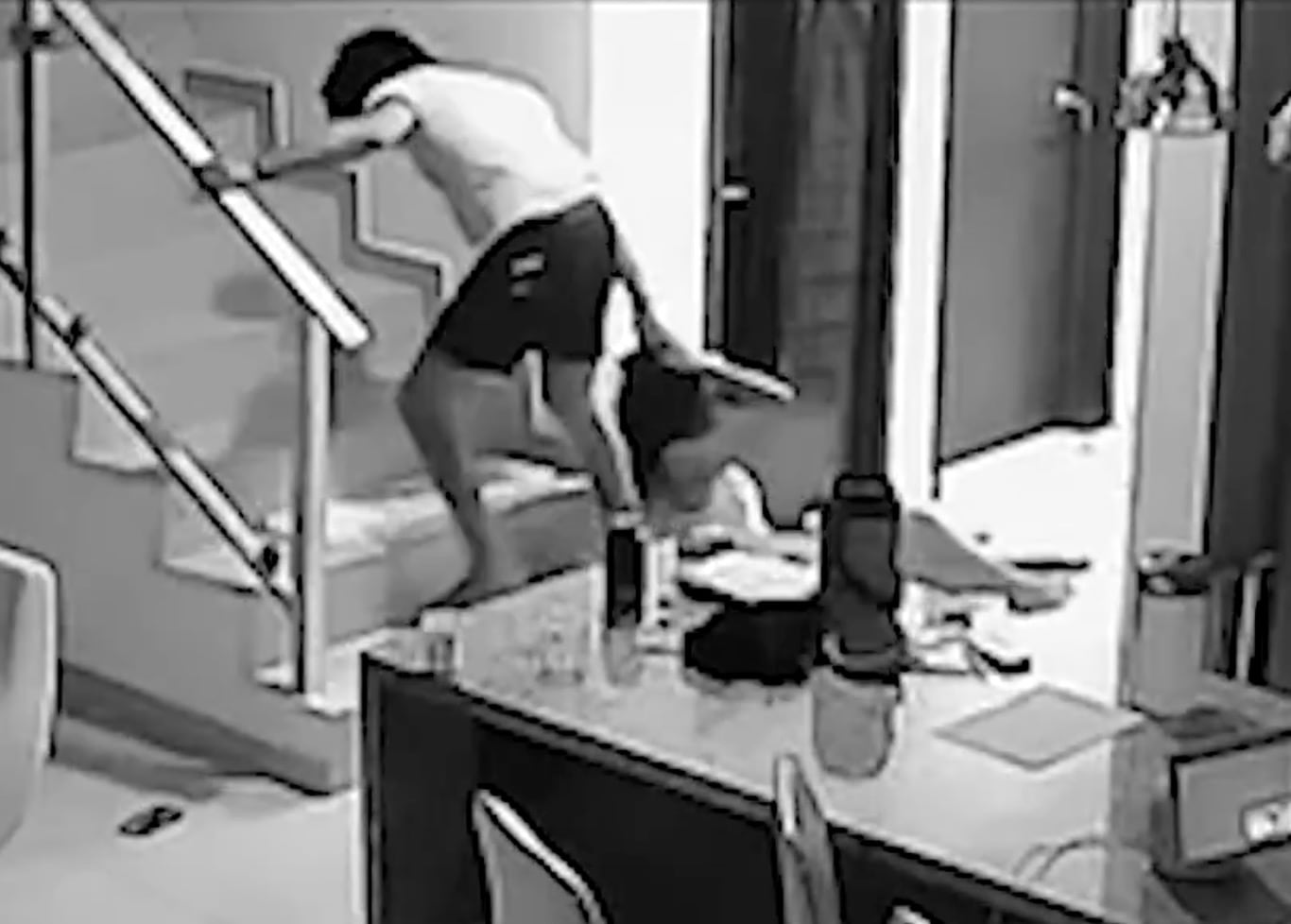 Sergio Mayer exhibe video de Arturo Antonio Aguirre Moreno dando golpiza a mujer en Quintana Roo